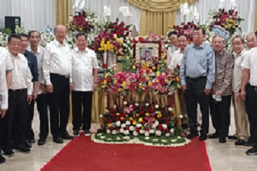 楊慶順令尊楊炳昌告別禮華社領導前來弔唁